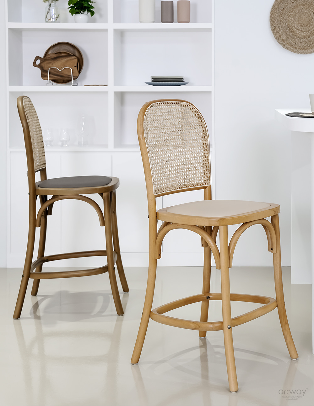 의자/바텐 높이 측정 팁 / 키워드 : 디자인바텐, 인테리어바텐, 높은의자, 바의자, 바텐의자, 바텐, 아일랜드식탁의자, 철재의자, 디자인의자, 카페의자